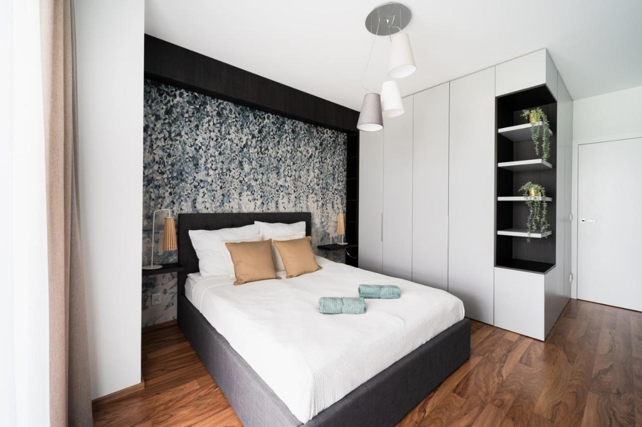 Big Apart - Atal Towers - 3 Rooms - Private Parking Place 弗罗茨瓦夫 外观 照片